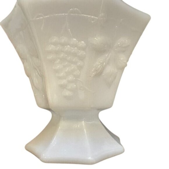 Vintage Octagonal White Milk Glass Compote With Lid Featuring Embossed Grapes & - Picture 10 of 14